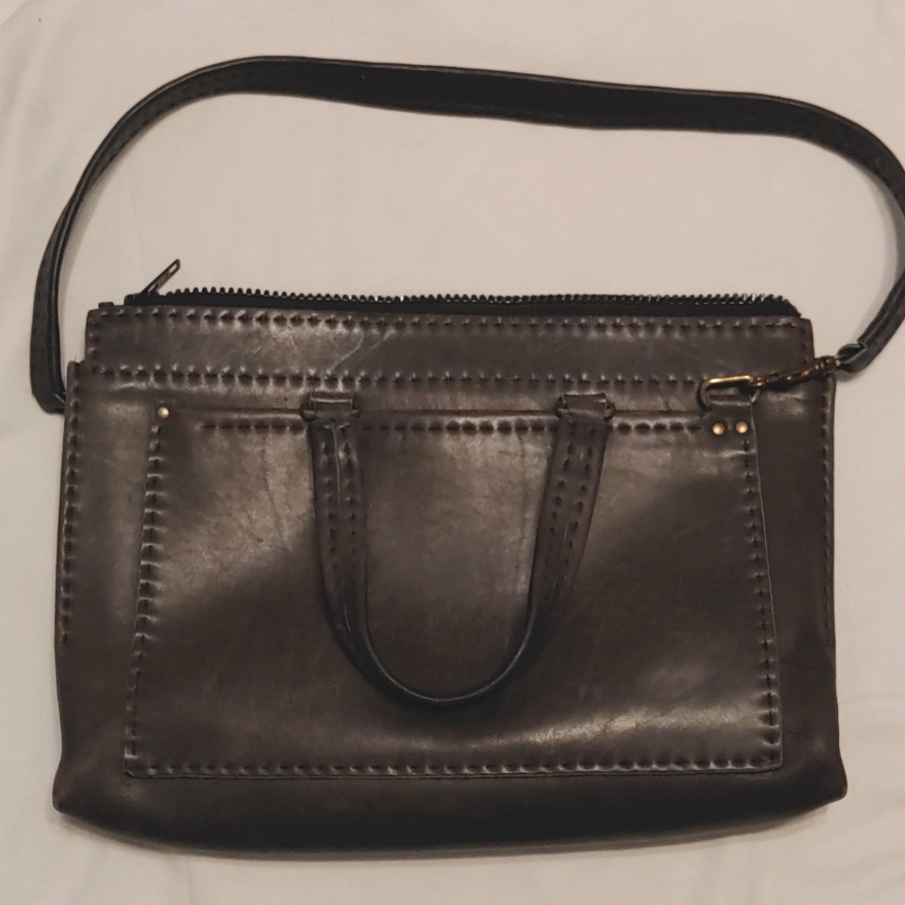 Dark grey leather messenger bag, 2 outside pockets, shoulder strap and handles